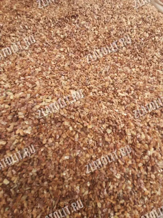 каменная крошка из жёлтого златолита для ландшафта в наличии от производителя